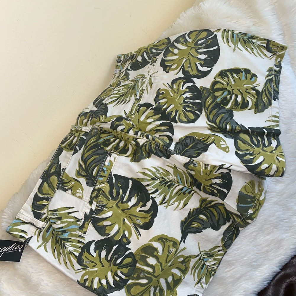 UNIONBAY Tropical Palm Leaf Print Shorts Size 16 Natural Off-white, Green - Picture 6 of 10